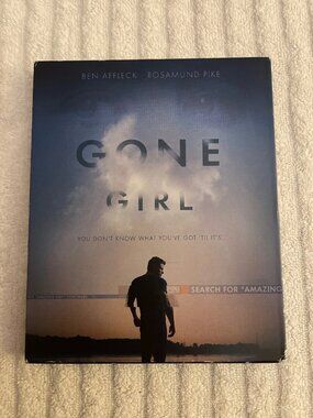 Gone Girl (Blu-ray) - box damaged- Ben Affleck, Rosamund Pike - Amazing Amy Book